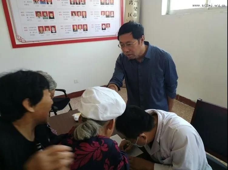 民进吕梁市直医卫支部与离石支部联合开展下乡义诊活动 民进吕梁市直医卫支部与离石支部联合开展下乡义诊活动