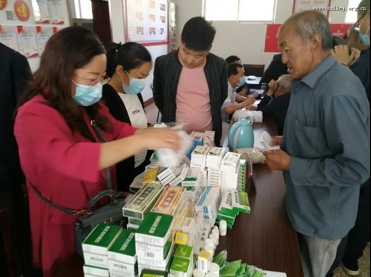 民进吕梁市直医卫支部与离石支部联合开展下乡义诊活动 民进吕梁市直医卫支部与离石支部联合开展下乡义诊活动