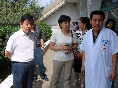 民进吕梁市委组织会员到柳林县薛村义诊 民进吕梁市委组织会员到柳林县薛村义诊