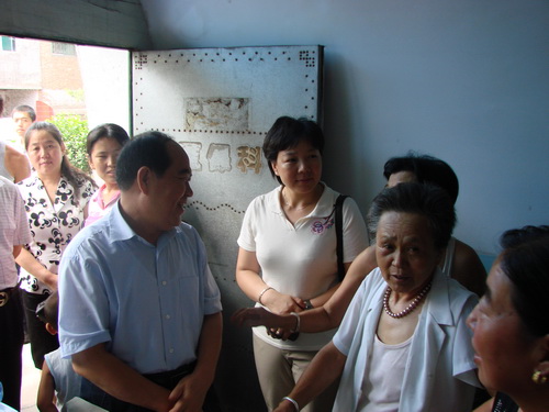民进吕梁市委组织会员到柳林县薛村义诊 民进吕梁市委组织会员到柳林县薛村义诊